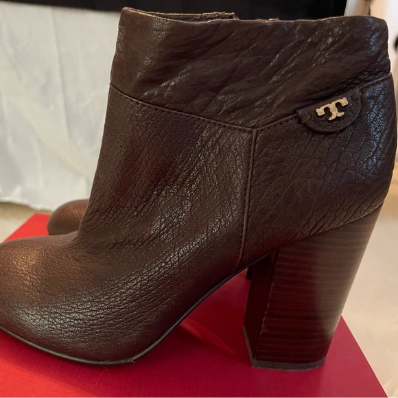 TORY BURCH brown pebbled leather booties - Picture 2 of 8
